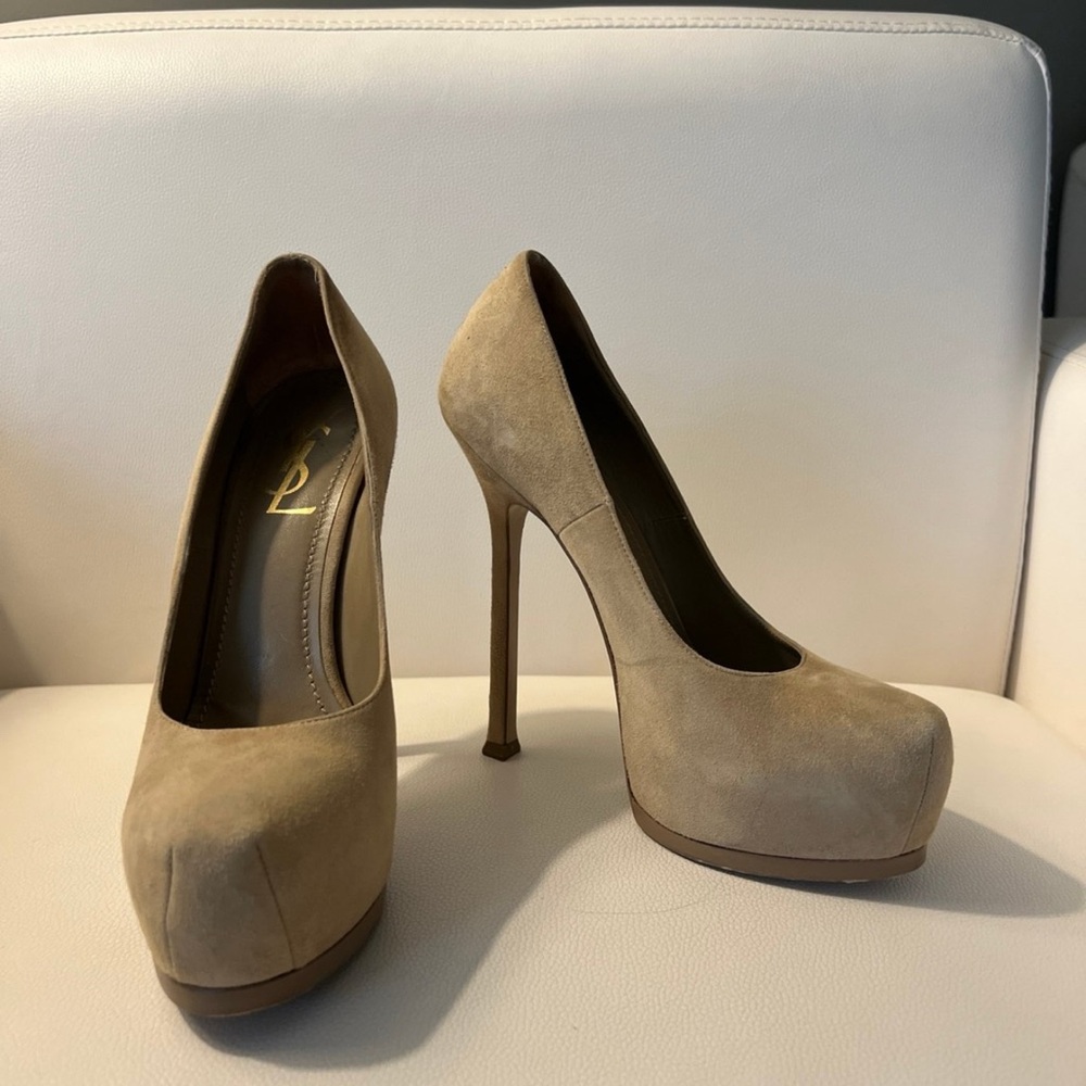 Yves Saint Laurent Tan Leather Heels with Stiletto